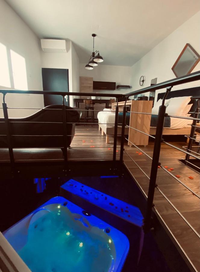 Mieuxqualhotel Jacuzzi Privatif La Retro Bordeaux Eksteriør bilde