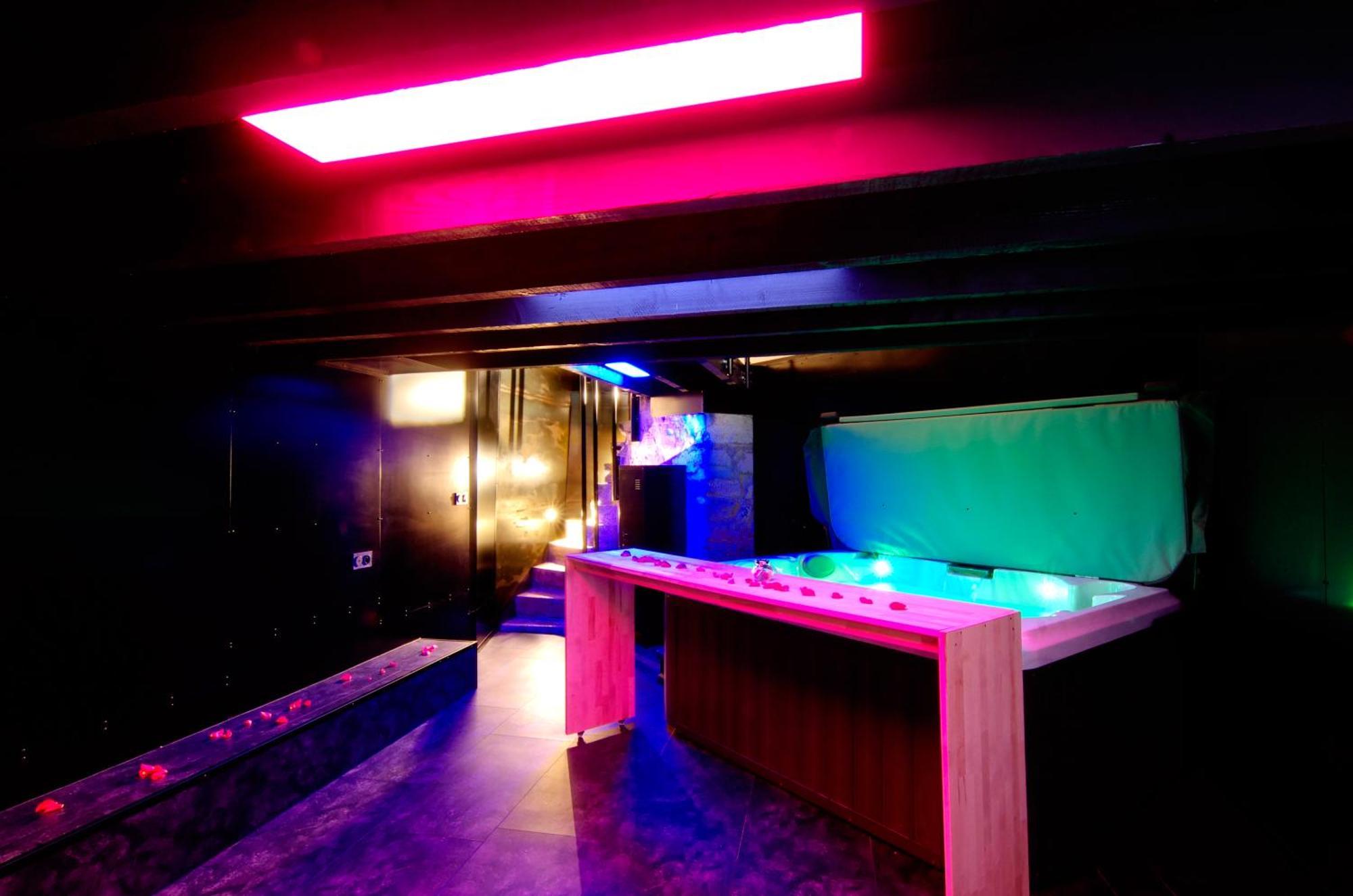 Mieuxqualhotel Jacuzzi Privatif La Retro Bordeaux Eksteriør bilde